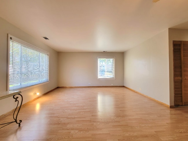 Building Photo - 1024 Cove Dr