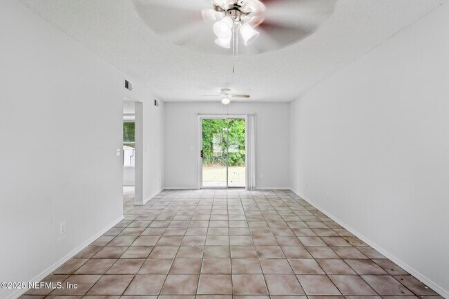 Foto del edificio - 517 Tuxedo Ct