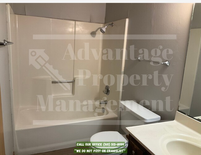 Foto del edificio - 2 Bedroom 1 Bathroom in Quadplex --ALL ELECTRIC