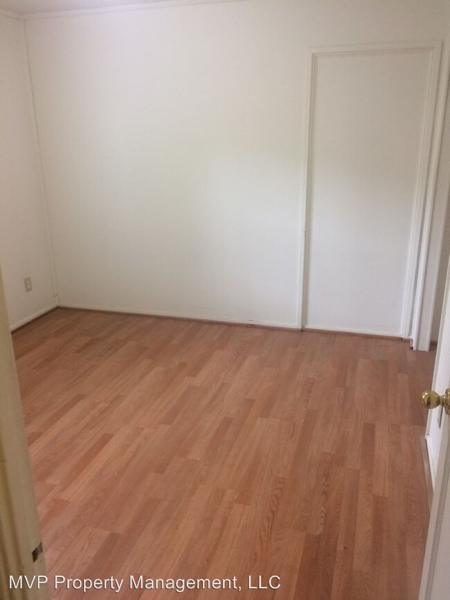 Foto del edificio - 724-724 Lee Ct