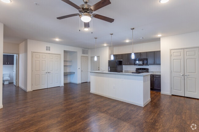 2HAB, 2BT - 1223 ft² - Sala de estar - The Nightingale at Goodnight Ranch Senior ...