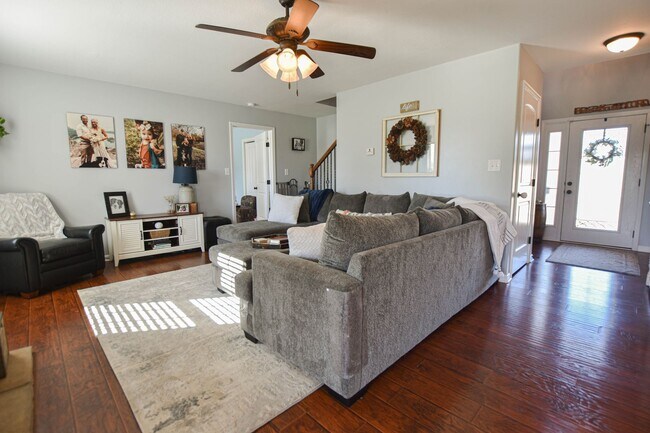 Foto del edificio - Pet Friendly Four Bedroom!