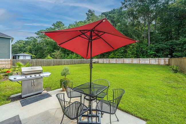 Building Photo - 2808 Ortega Dr