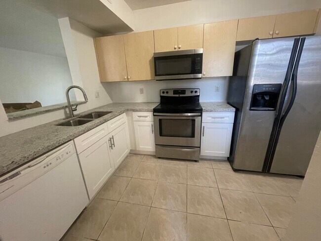 Foto del edificio - 1161 Golden Lakes Blvd