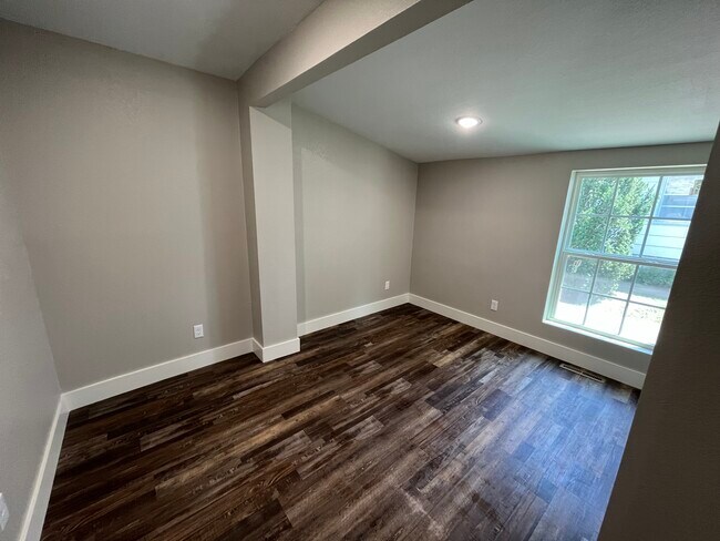 Foto del edificio - 415 E Jackson St