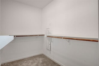 Building Photo - 5730 Sky Pointe Dr