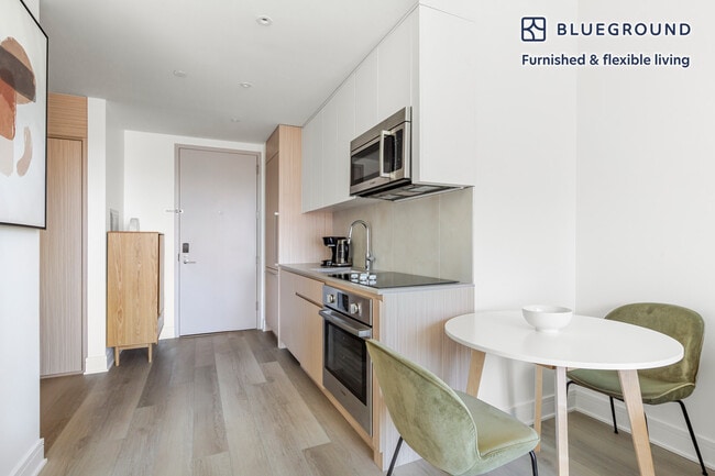 Building Photo - 240 3rd Ave