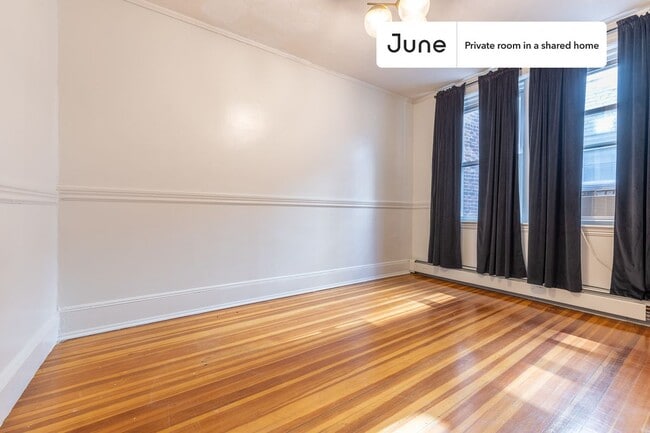 Building Photo - Room in Shared 3 bed/1 bath home