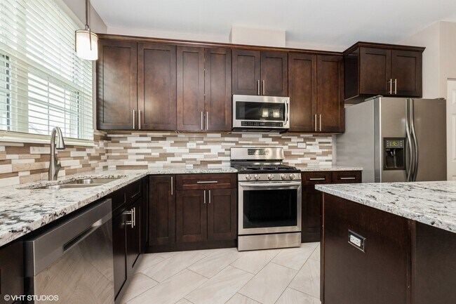 Foto del edificio - 8121 Concord Ln