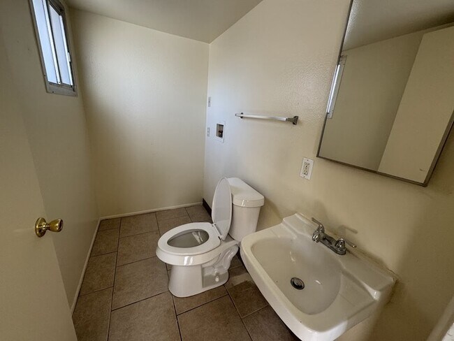 Foto del edificio - Holiday Gardens Townhome