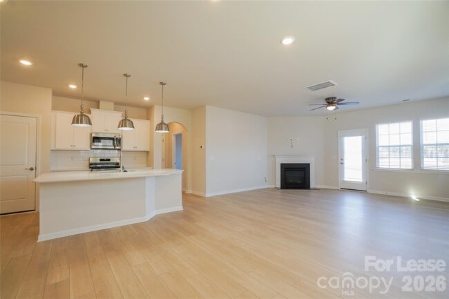 Building Photo - 1411 Caracara Ct