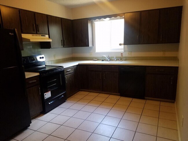 Foto del edificio - Adorable 1/2 Duplex with 2 Beds, 1 Bath, a...