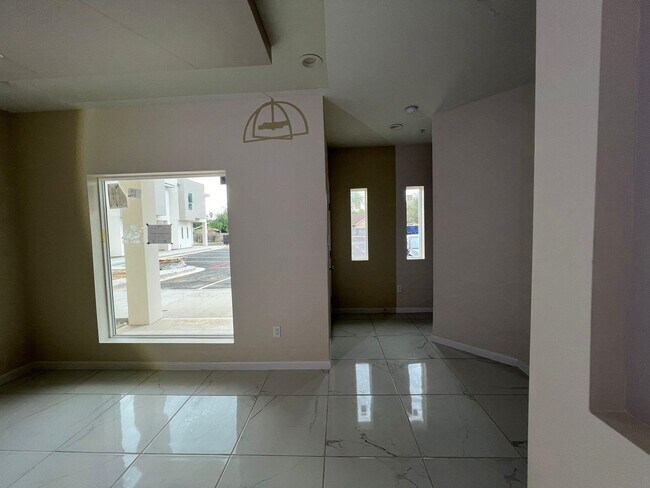 Building Photo - 504 Gale Ct