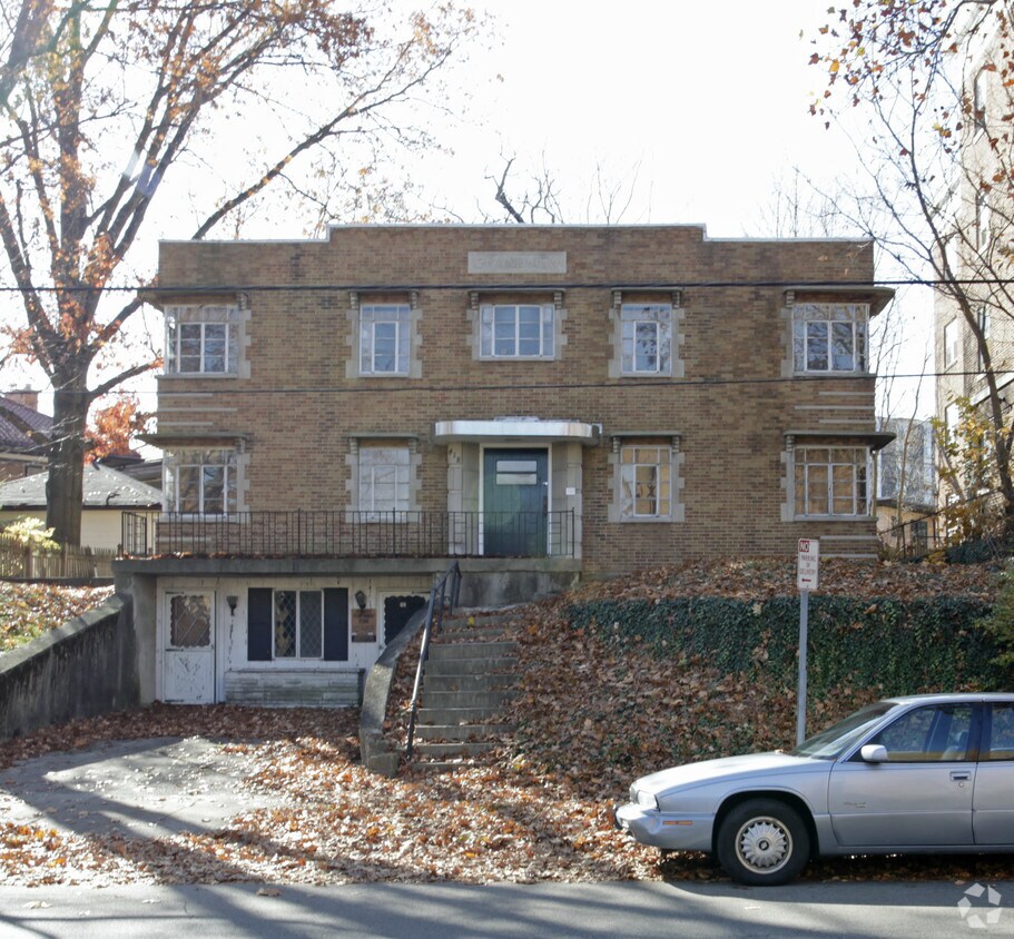 Primary Photo - 416-420 W Grand Ave