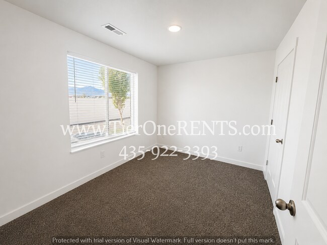 Foto del edificio - This property offers a NO DEPOSIT option available for qualified renters!