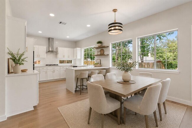 Foto del edificio - 3811 Standfield Ct