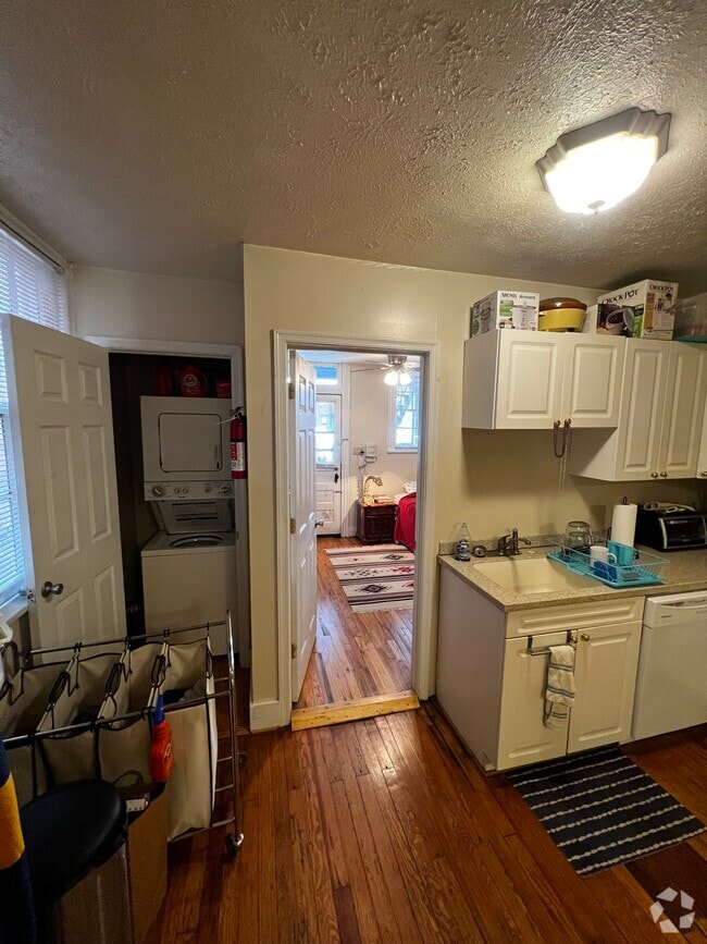 Carytown Apartments for Rent Richmond, VA 8 Rentals