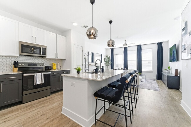 Foto del edificio - 220 Bill Kennedy Wy SE