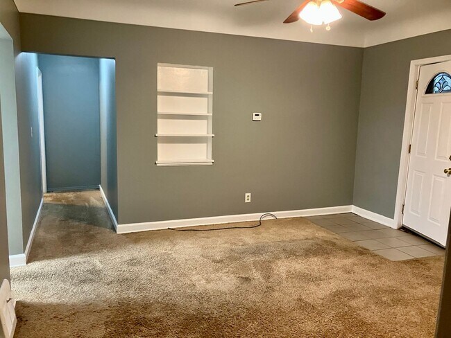 Foto del edificio - CHARMING DUPLEX HOME FOR LEASE IN WESTLAND!