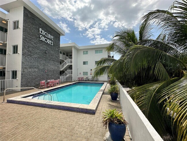Foto del edificio - 3755 NE 167th St