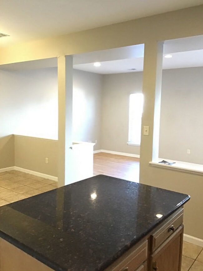 Building Photo - 228 Meriweather Dr