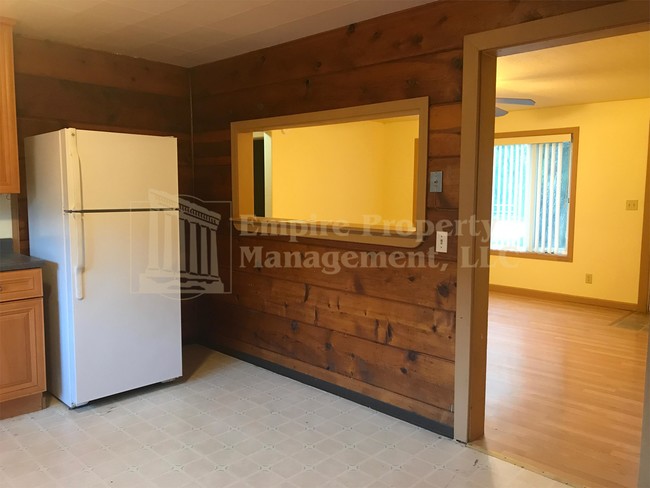 Foto del edificio - 4355 River Rd