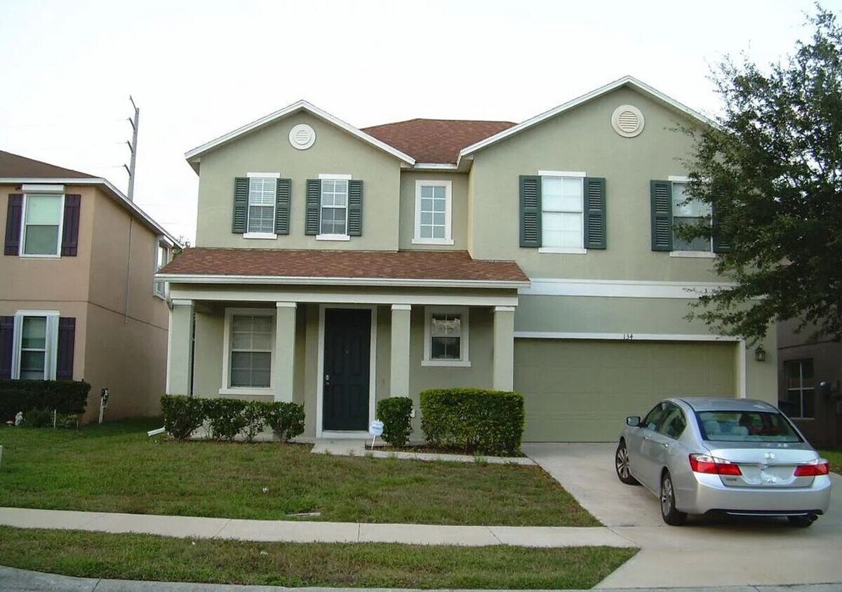 Foto principal - Single family home with lawncare included