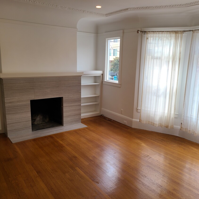 Living Room - 440 34th Ave