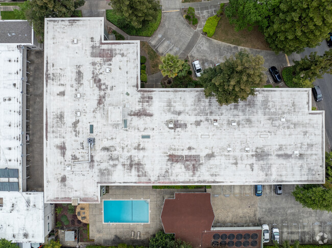 Building Photo - 1458 Hudson St