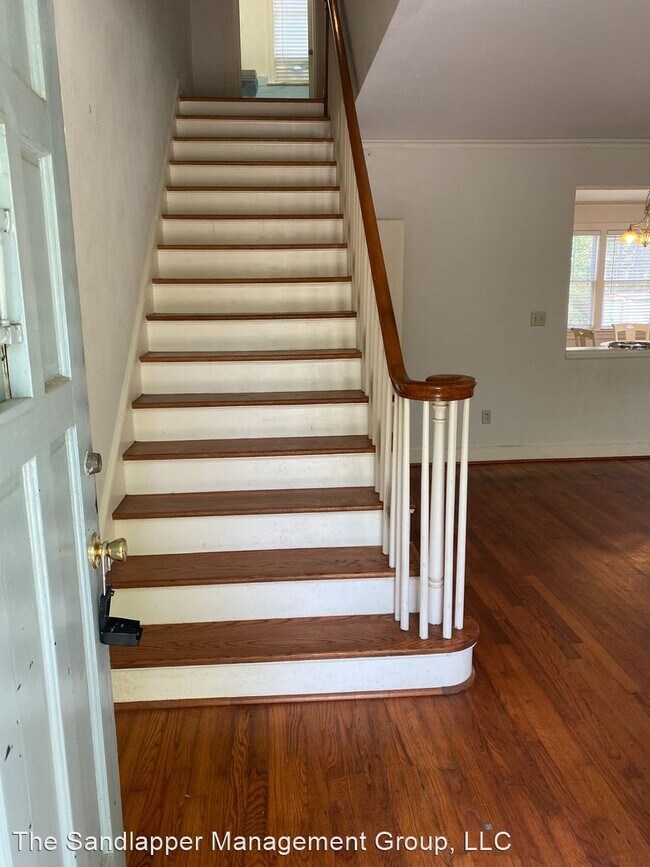 Foto del edificio - 2 br, 1.5 bath House - 1 8th Avenue