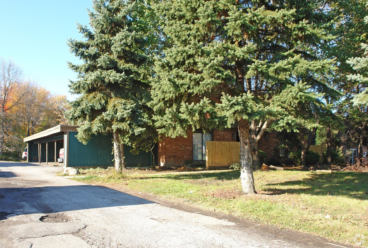 Foto del edificio - 4910 Brookwood Rd