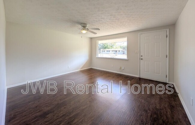 Foto del edificio - 5660 Tempest St