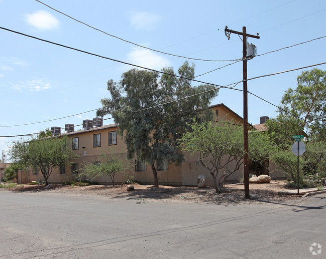 Building Photo - Geronimo Place