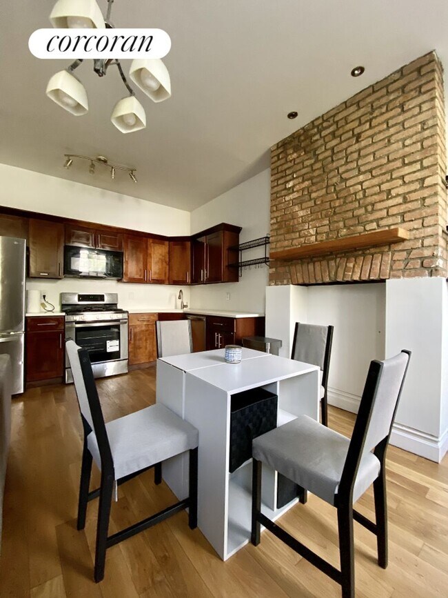 Foto del edificio - 873 Wyckoff Ave