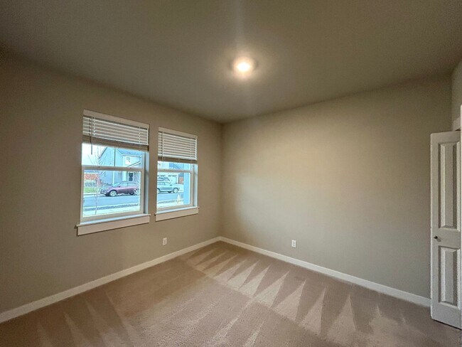 Building Photo - Immaculate Single-Story in the Ridgeview Neighborhood