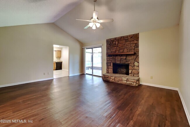 Building Photo - 11555 N Ride Cir S