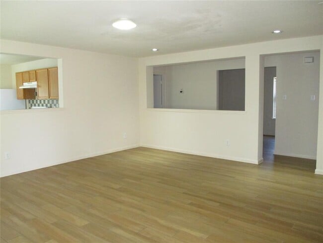 Building Photo - 3151 Lexington Lake Dr