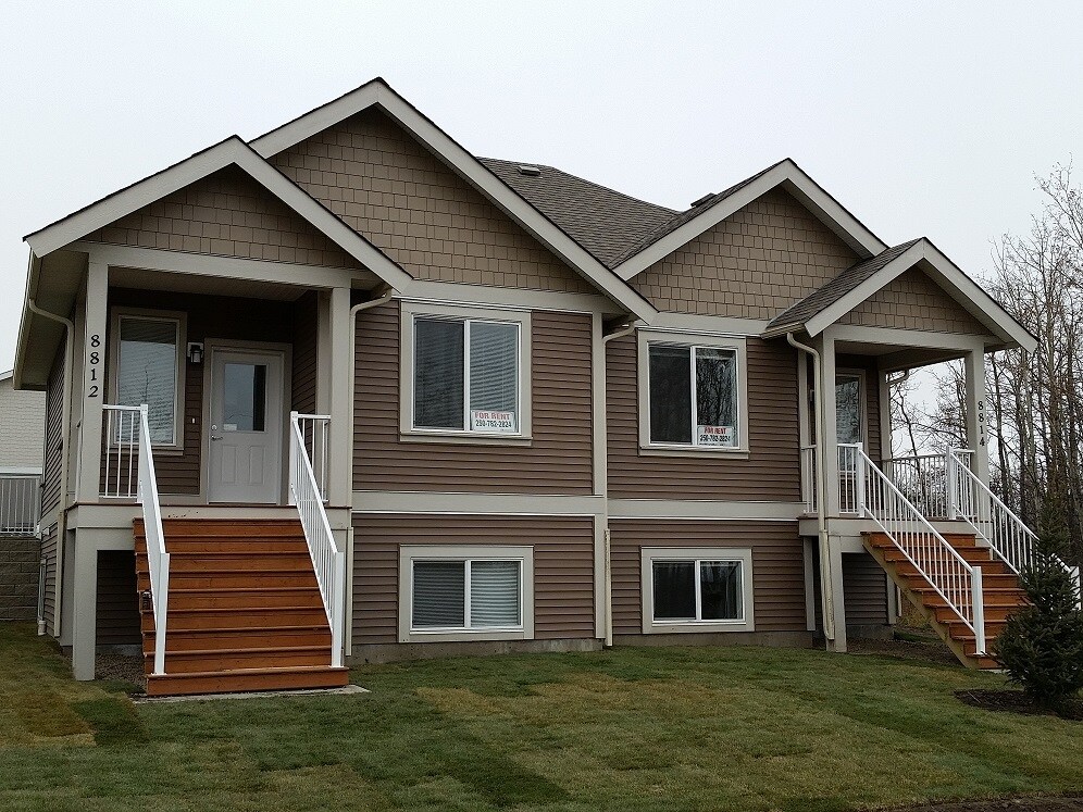 Photo principale - 8812-8817 17 St