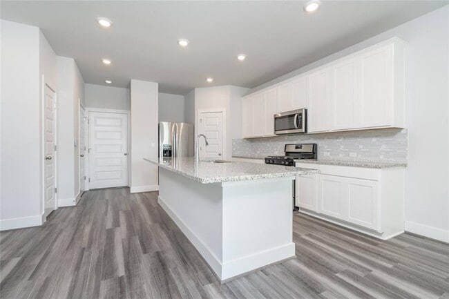 Foto del edificio - 7213 Harmony Shoals Bnd