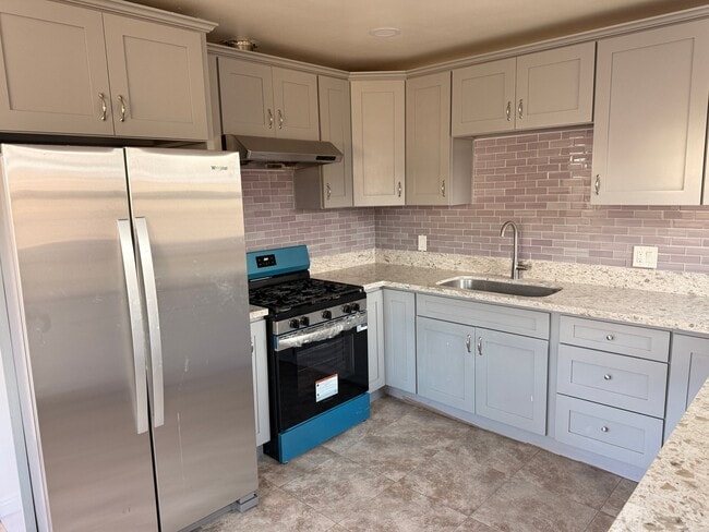 Foto del edificio - 2563 West St