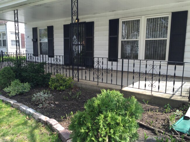 Building Photo - 412 Morrison Ave