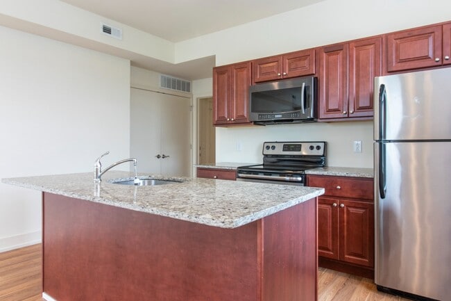 Building Photo - 699 W Berks St