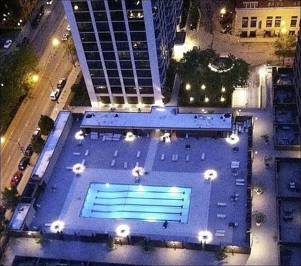 Foto del edificio - 1460 N Sandburg Terrace