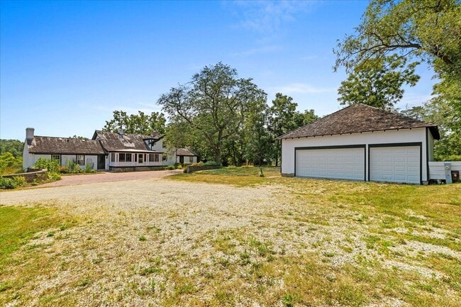 Building Photo - 18380 W Kelly Rd