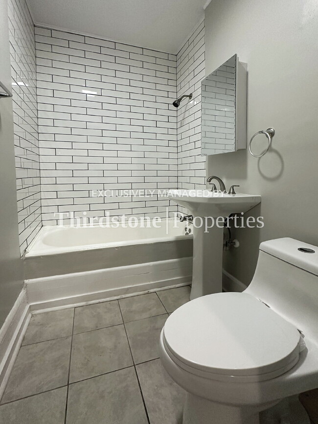 Building Photo - 82 W 32nd St