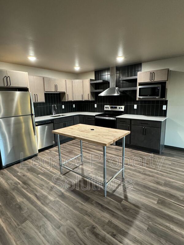 Foto principal - 226 E Greenfield Ln