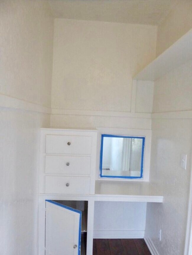 1st Walk-in Closet - 1431 W 36th St