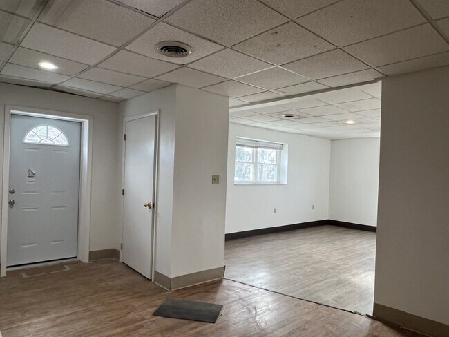 Building Photo - 211 N Queen St