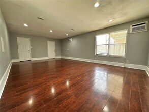Building Photo - 335 Bayou Dr