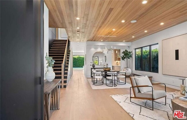 Foto del edificio - 4453 Gentry Ave